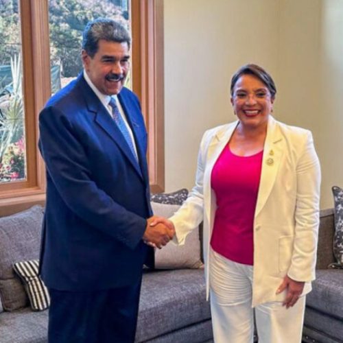 Xiomara Castro muestra su apoyo a Nicolás Maduro en medio de tensiones internacionales