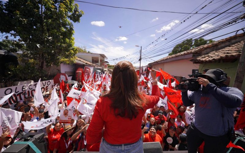 Cómo los errores de Rixi Moncada afectan su candidatura presidencial